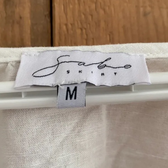 White Sabo skirt cropped blouse. New without tags, never worn. - Picture 5 of 5